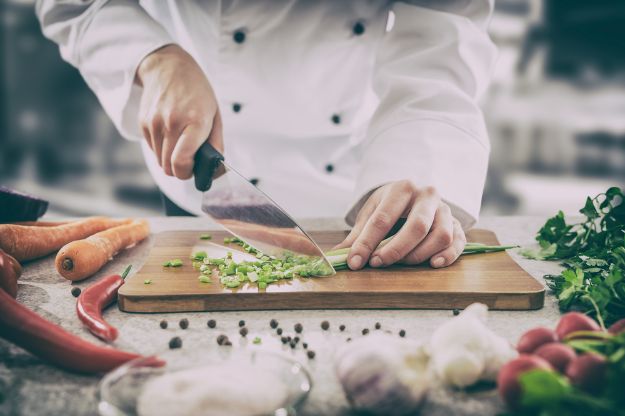 Check out Cooking Lessons: 7 Basic Cooking Methods That Everyone Needs To Know at https://cookinglessons.com/basic-cooking-methods/