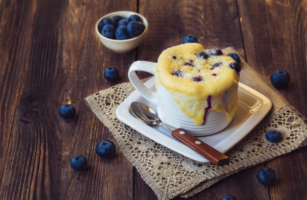 Check out Cooking Lessons | How To Bake An Adorable Mug Cake In Less Than A Minute at https://cookinglessons.com/minute-mug-cake-instant-dessrt/