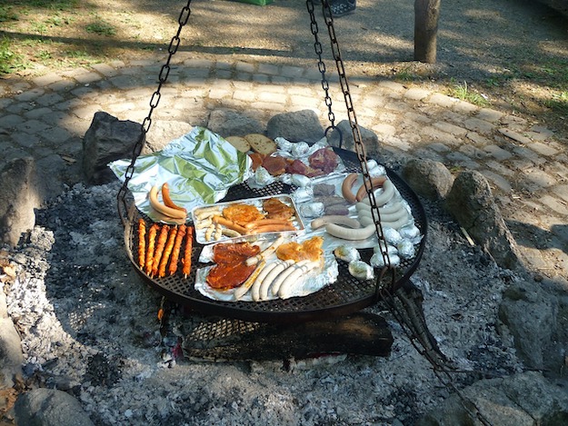 Check out 19 Campfire Food Ideas For Your Next Adventure | Camping Recipes at https://cookinglessons.com/campfire-food-ideas/